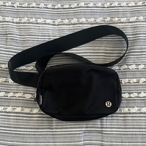 Lululemon Everywhere Belt Bag